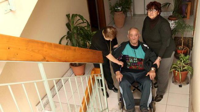 Ascensore rotto, i residenti minacciano presidi no-stop