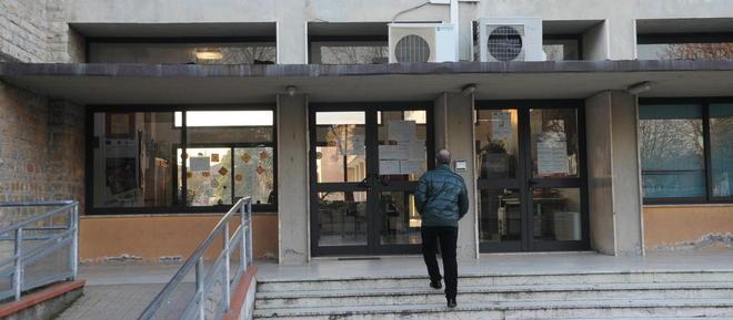 Rubati lavagna e computer alla scuola di Altopascio 