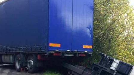 Tir in transito fino all’apertura del ponte di Serricciolo
