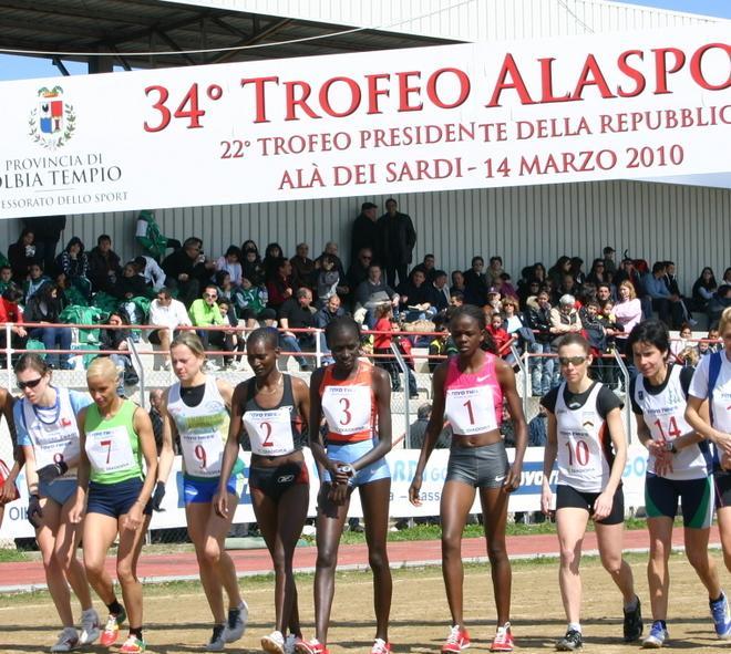 Il Cross di Alà dei Sardi espone lo striscione «Fine» 