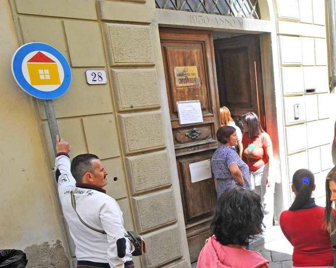 Scritta razzista davanti a una scuola elementare 