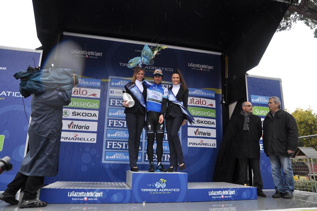 Tirreno-Adriatico: Cavendish leader dopo la prima tappa 