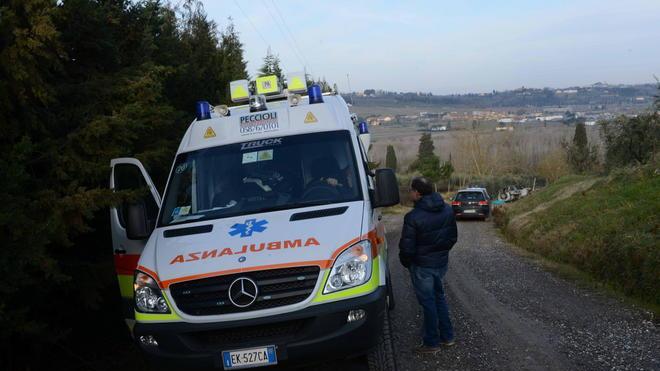 Studentessa finisce con l’auto in un fosso