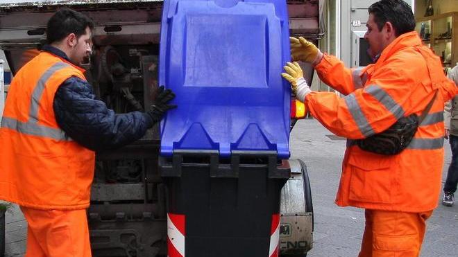 Rifiuti, entro il 2015 a Lucca solo la raccolta porta a porta