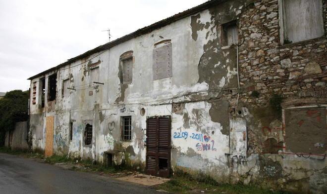 Rudere pericoloso e pieno di topi 