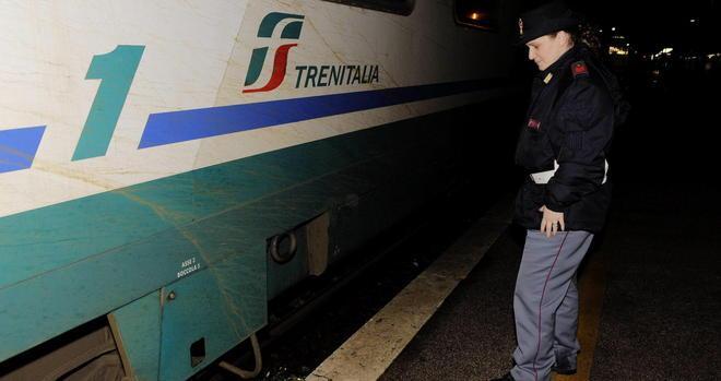 Travolto dal treno in corsa: gravissimo L’uomo, 33 anni, è rimasto sotto il convoglio 