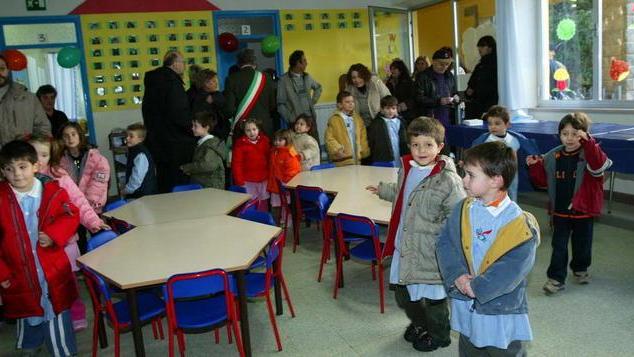Mancano due bambini per salvare la materna