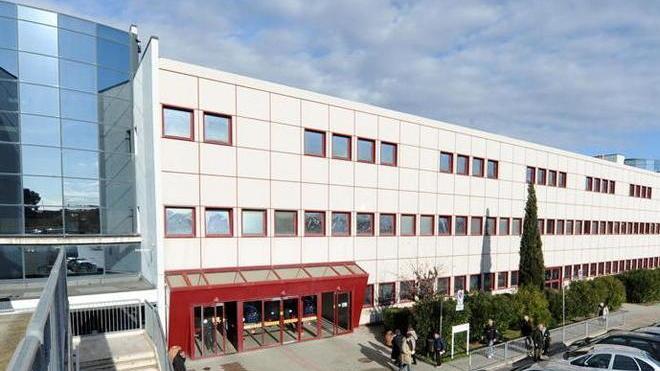 Asl 6, i dipendenti bocciano la Calamai