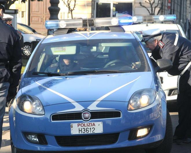 Truffa un anziano e tre commercianti scoperto e denunciato dalla polizia 