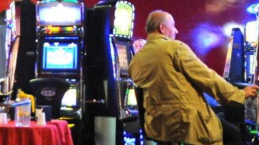 Vince 45.000 euro nel locale dei cinesi in via Scarpettini