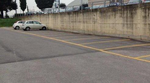 Era una proprietà privata il parcheggio dei pendolari 