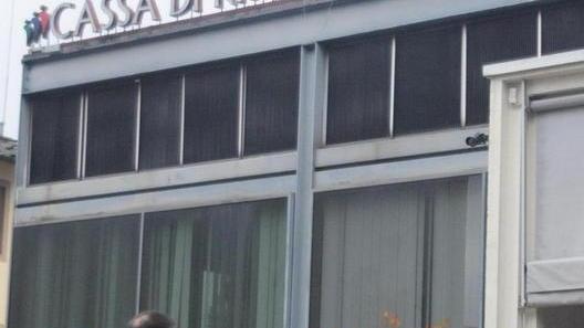 Rapina a volto scoperto e con in mano il trincetto