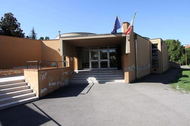 Quasi 350 firme per salvare il tribunale 