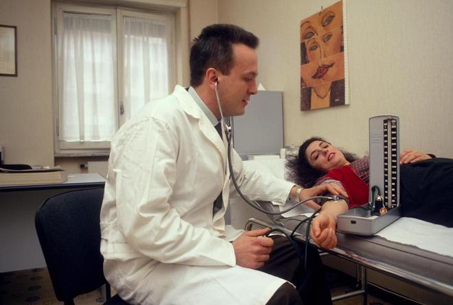 Sanità in crisi, di notte guardia medica privata 