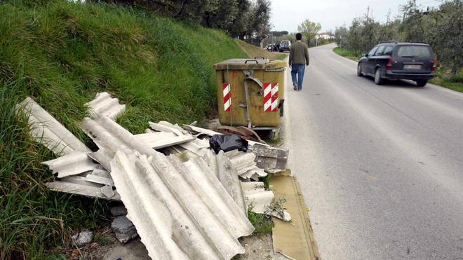 Amianto da smaltire, il Comune aumenta i contributi ai privati