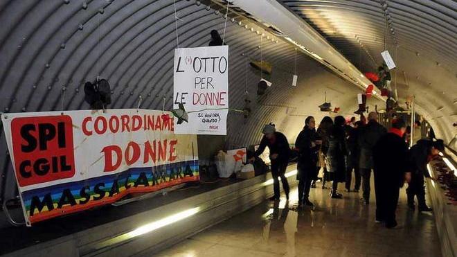 La pioggia non ferma le donne