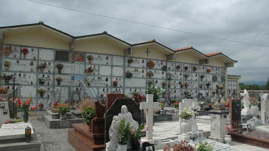 Raffica di furti nel cimitero di Pieve San Paolo