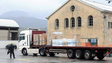 Doni degli imprenditori del marmo agli alluvionati di Carrara