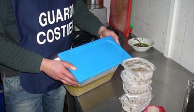 Operazione “Aragosta”, nel piatto finiva pesce congelato 