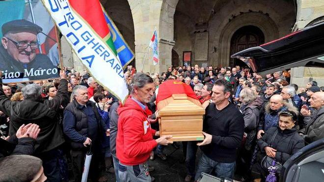 «Addio compagno»: pioggia di messaggi