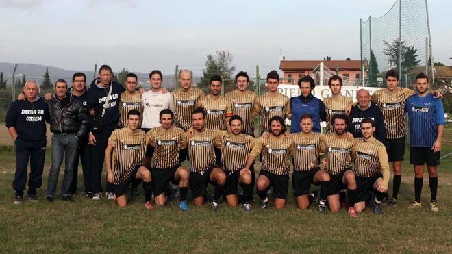 Un difensore che para e un portiere che segna
