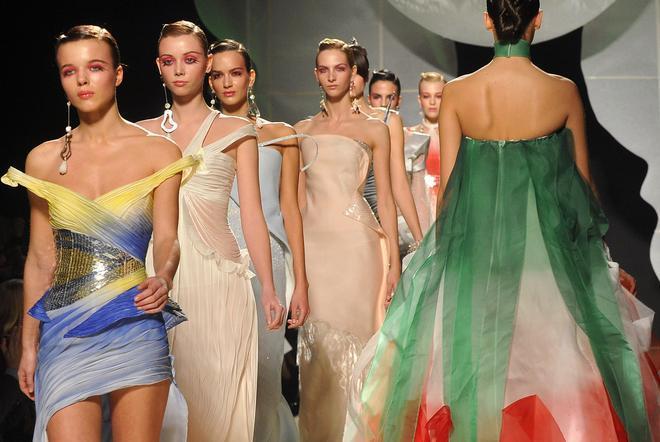 Rubano indumenti per 200.000 euro dal magazzino della griffe 