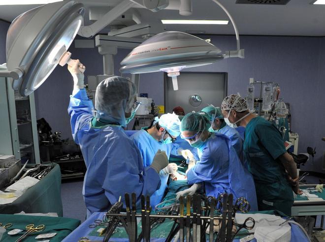 Le provocano un danno con un’operazione 