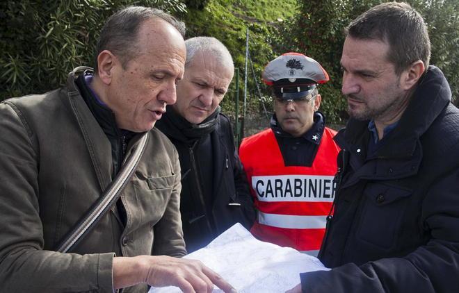 Crollano le colline, 12 famiglie evacuate 