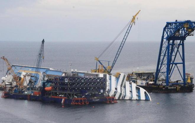 Clini non cede: «La Concordia a Piombino» 
