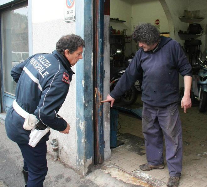 In scooter si schianta contro un’officina Grave un giovane 
