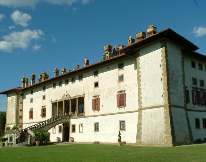 Il matrimonio nelle ville costerà 50-100 euro in più