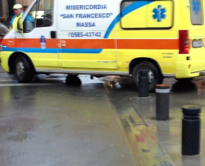 Soccorsi ostacolati dai paletti di ferro di piazza Mercurio 