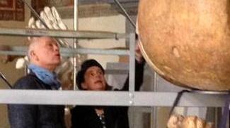 John Malkovich in visita alla mostra “L’arte di gesso” di Lipchitz