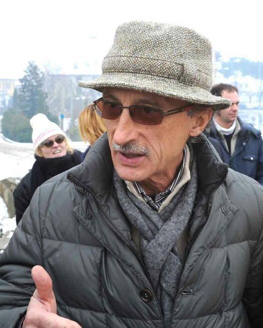 Edificio abusivo, il Tar sospende la demolizione