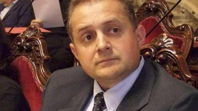 La navetta divide ancora il centrodestra Pdl: porta lavoro. Noi Adesso Pis@: è inutile