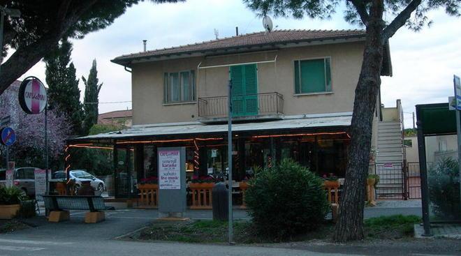 Rubano le slot, poi però scappano 