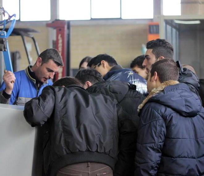 Gli studenti a lezione nell’azienda Cambi