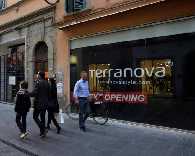Fa shopping e se ne va senza pagare: arrestato in centro a Empoli 