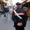 Ruba la corrente elettrica al vicino, tradito dal freezer 