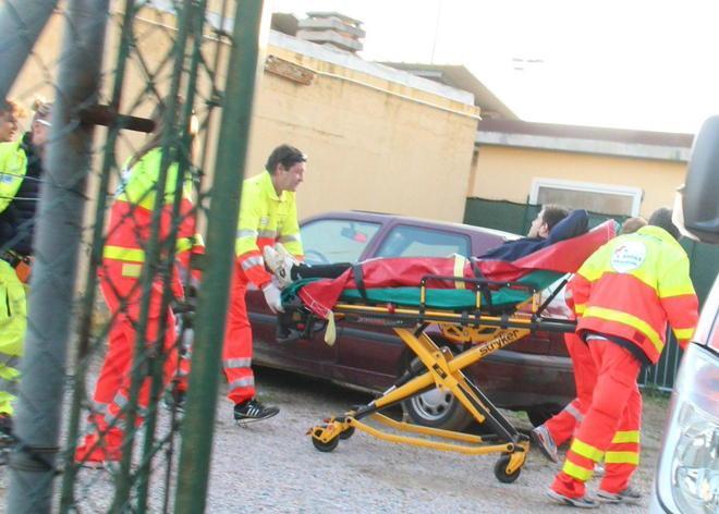Calciatore di 19 anni perde conoscenza dopo uno scontro di gioco 