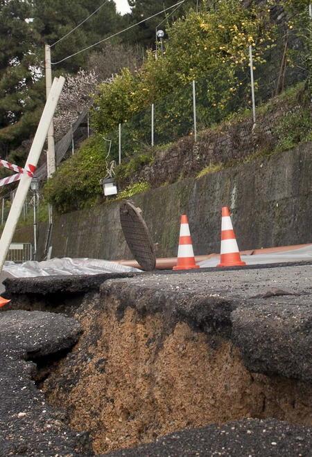 Un’altra frana sulle colline Adesso la pioggia fa paura 