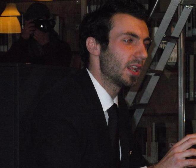 Andrea, studente modello e re delle maschere
