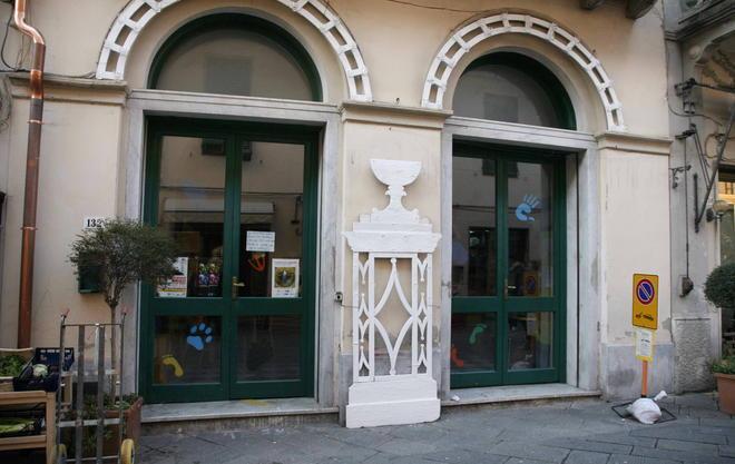Crepe nel centro per ragazzi: evacuato 