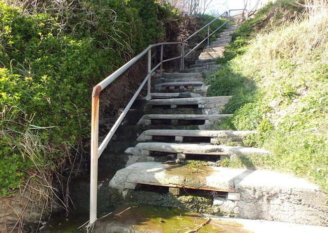Accessi al mare, nuova scala ai Macelli 