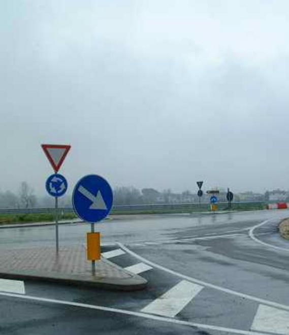 Lavori in ritardo in via del Popolo e i commercianti insorgono 
