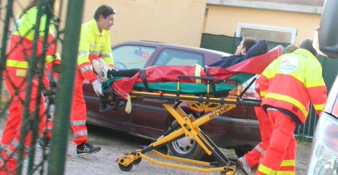 Giocatore di 19 anni sviene in campo 