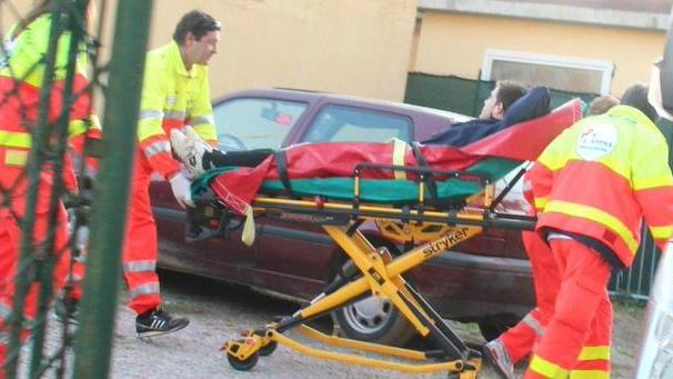 Giocatore di 19 anni sviene in campo