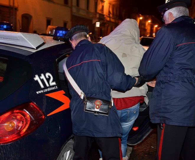 La famiglia dà l’allarme, arrestato 
