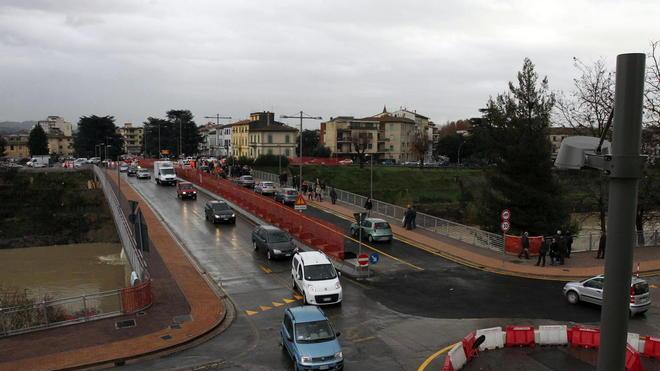 Lavori sul ponte De Gasperi, possibili rallentamenti