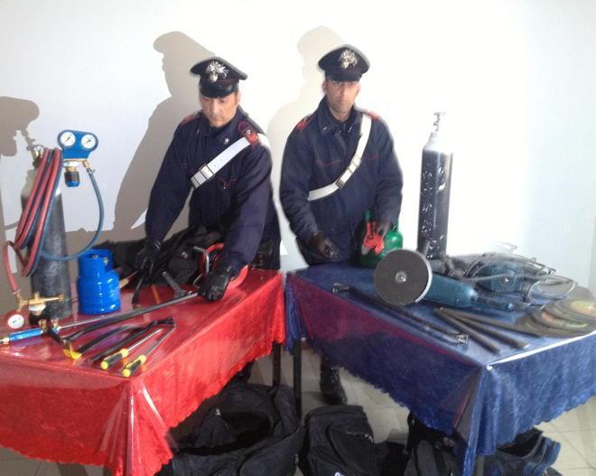 Furti ai bancomat, i carabinieri prendono i responsabili 